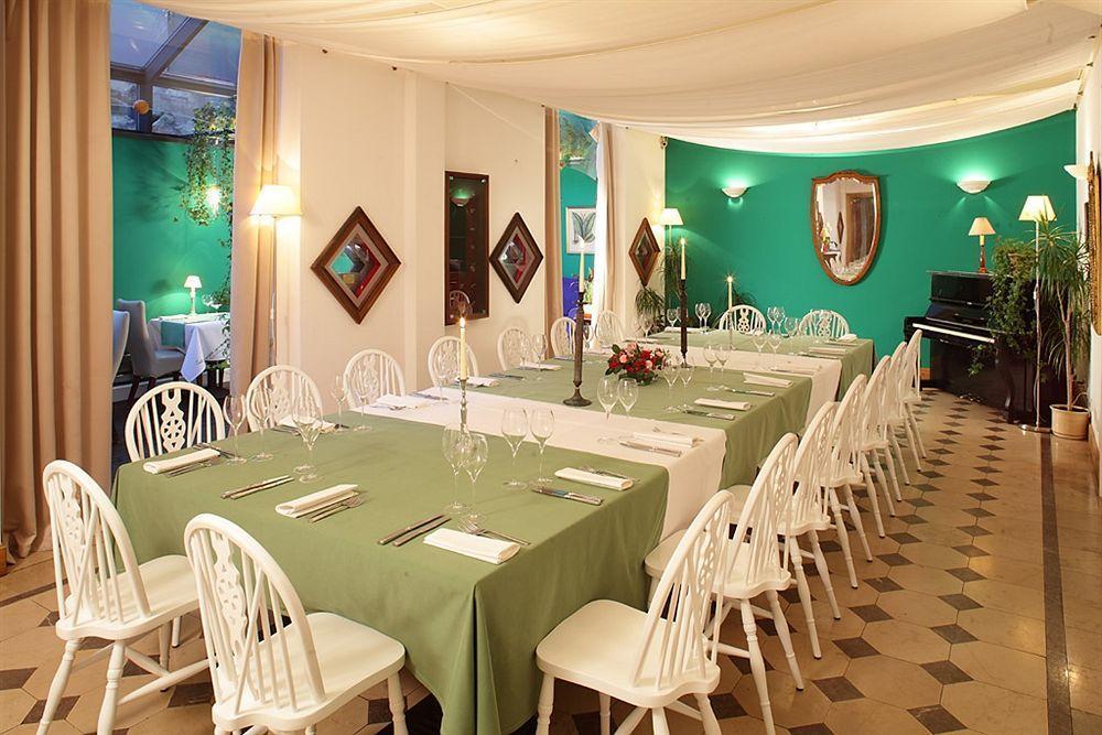โรงแรมโกรเดก คราคูฟ ภายนอก รูปภาพ Restaurant in the hotel
