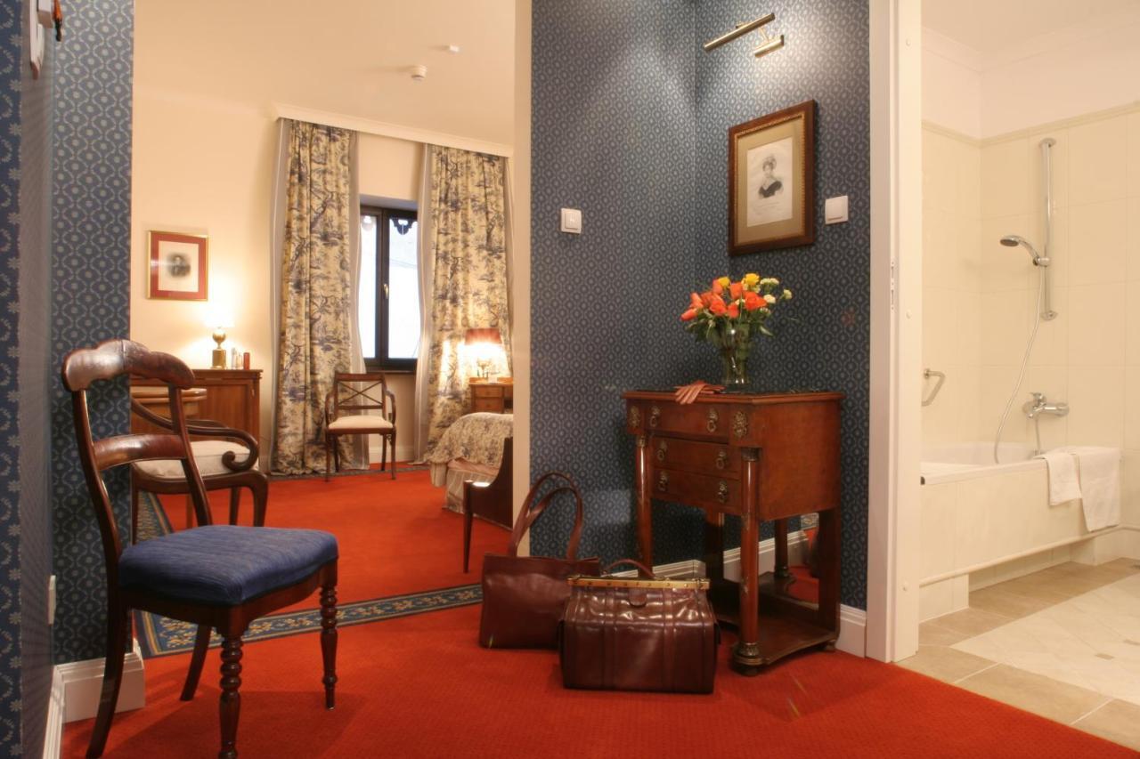โรงแรมโกรเดก คราคูฟ ห้อง รูปภาพ A room at the hotel