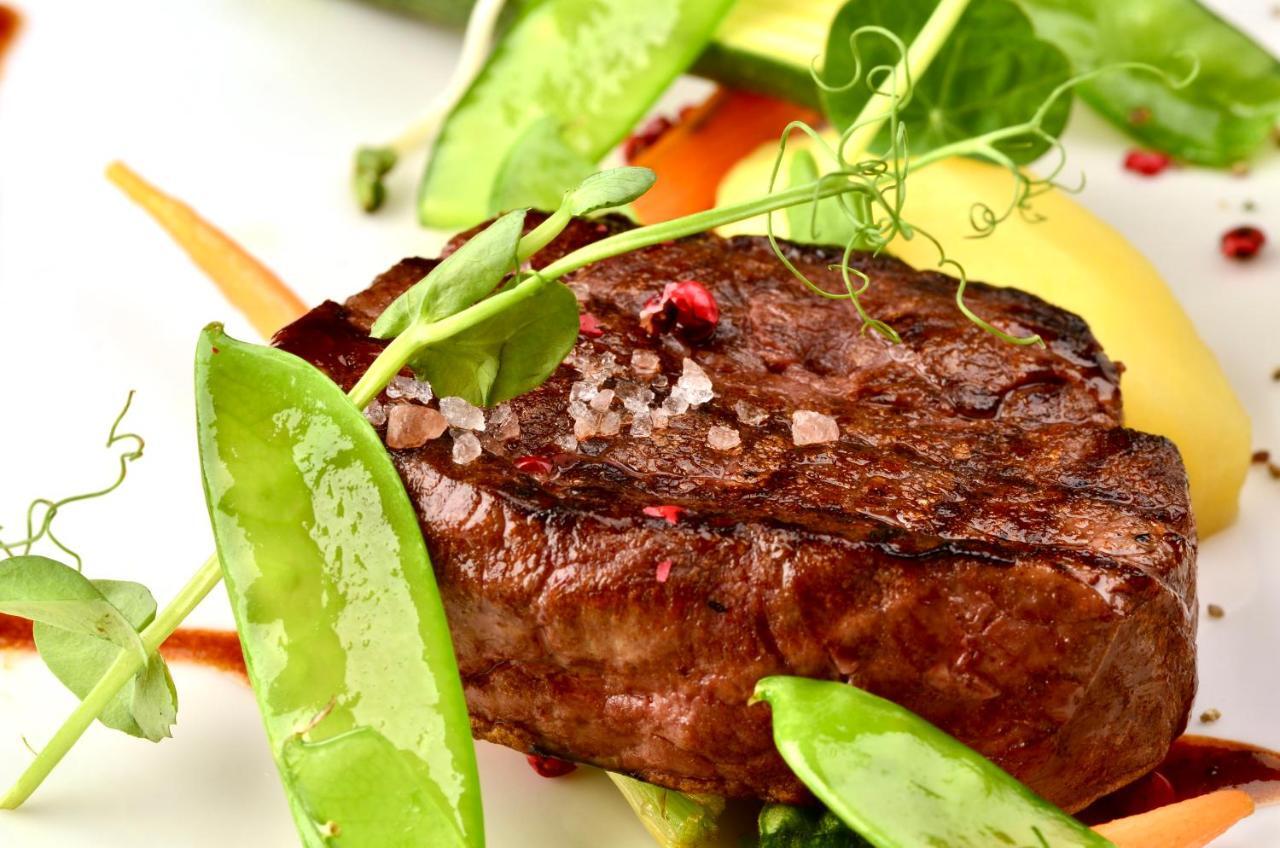 โรงแรมโกรเดก คราคูฟ ภายนอก รูปภาพ A steak