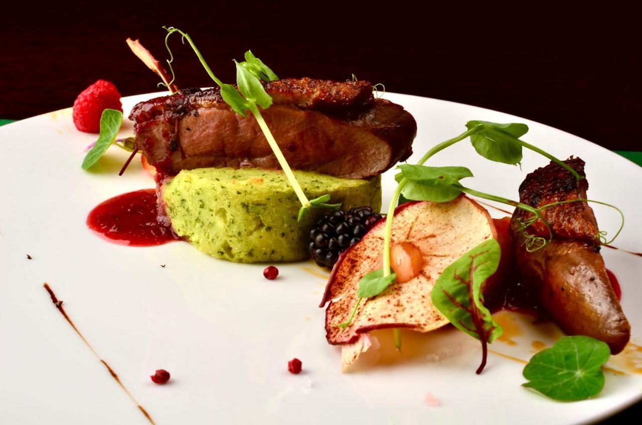 โรงแรมโกรเดก คราคูฟ ภายนอก รูปภาพ A modern French dish
