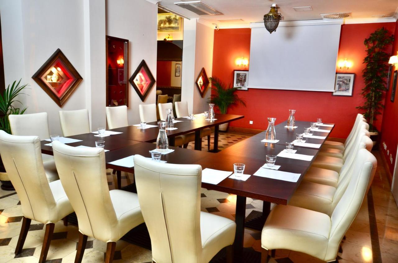 โรงแรมโกรเดก คราคูฟ ภายนอก รูปภาพ The boardroom at the hotel
